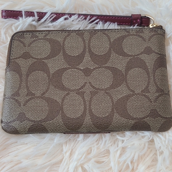 NWT Coach Wrislet - Picture 3 of 5